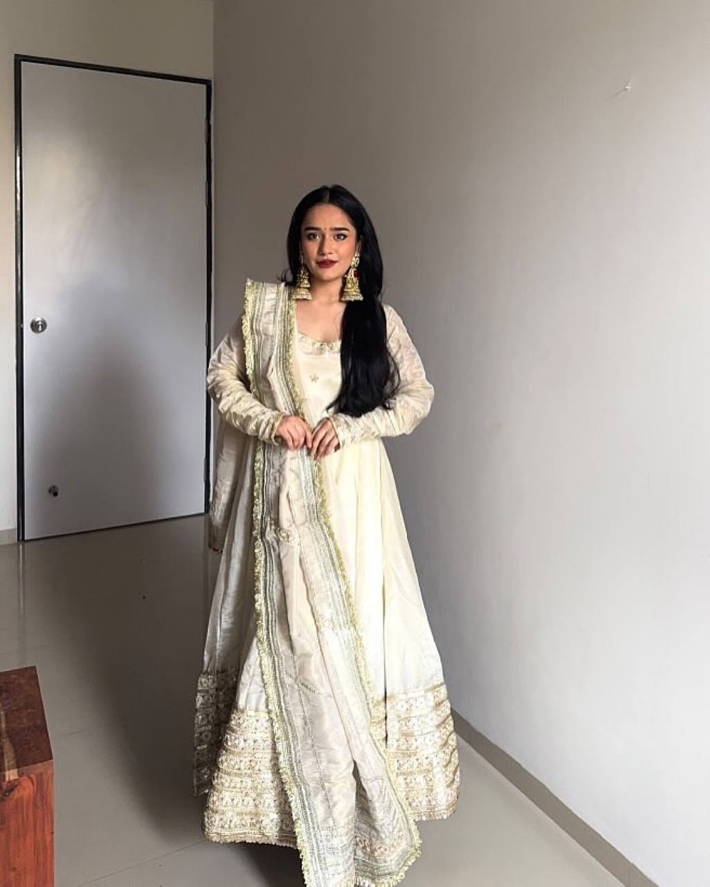 ELEGANT DESIGNER THREE-PIECE SET