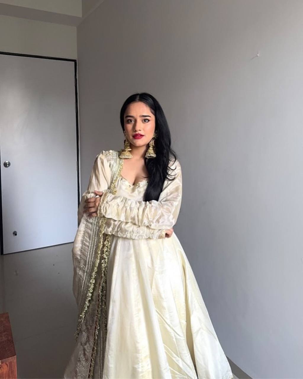 ELEGANT DESIGNER THREE-PIECE SET