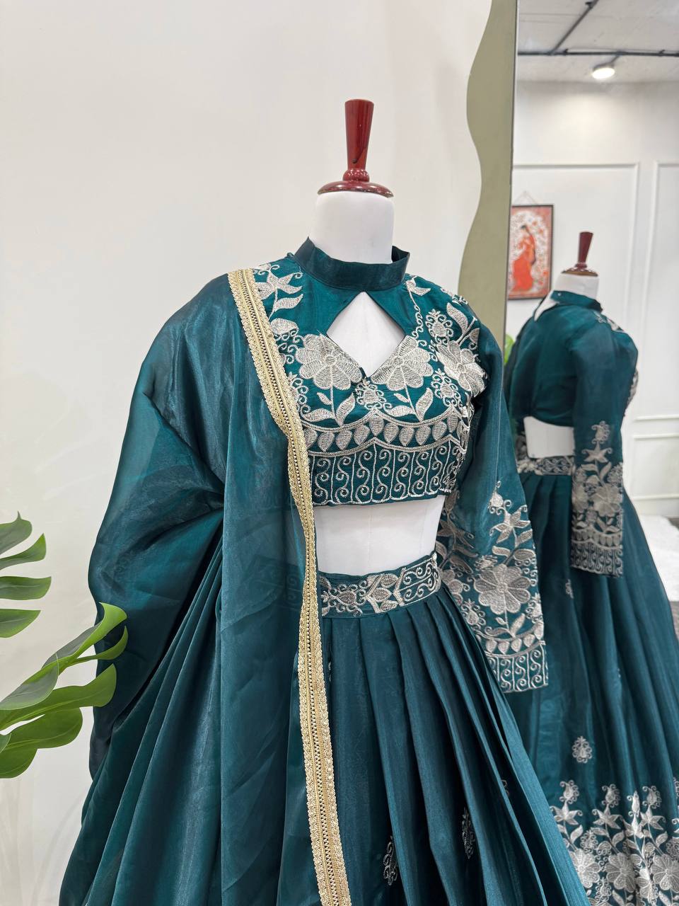 ELEGANT DESIGNER LEHENGA SET
