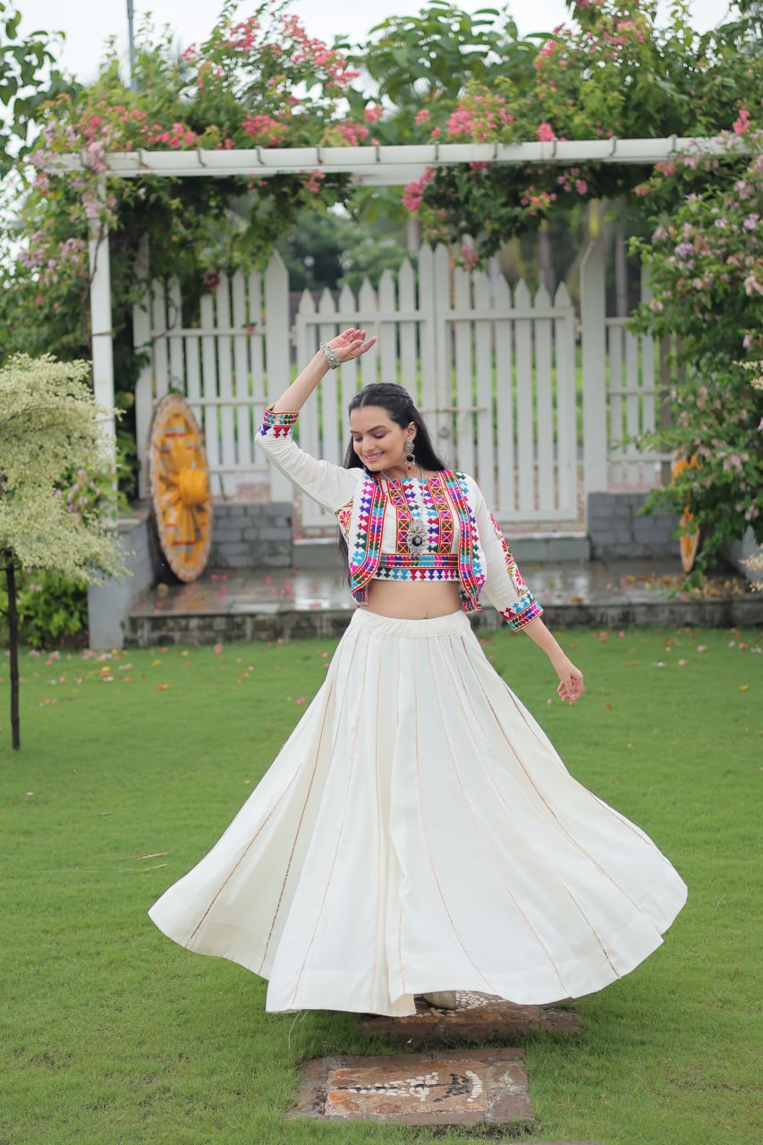 NAVRATRI LEHENGA CHOLI COLLECTIONS – 2025