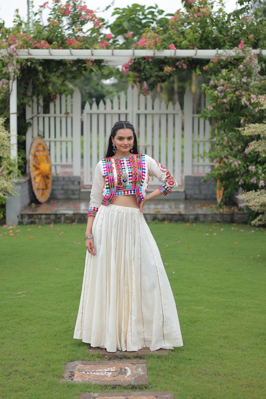 NAVRATRI LEHENGA CHOLI COLLECTIONS – 2025