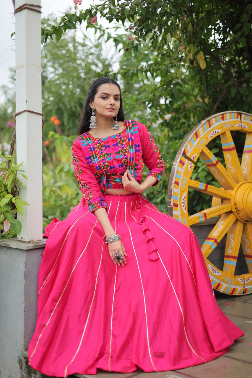 NAVRATRI LEHENGA CHOLI COLLECTIONS – 2025