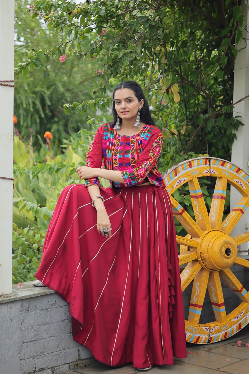 NAVRATRI LEHENGA CHOLI COLLECTIONS – 2025