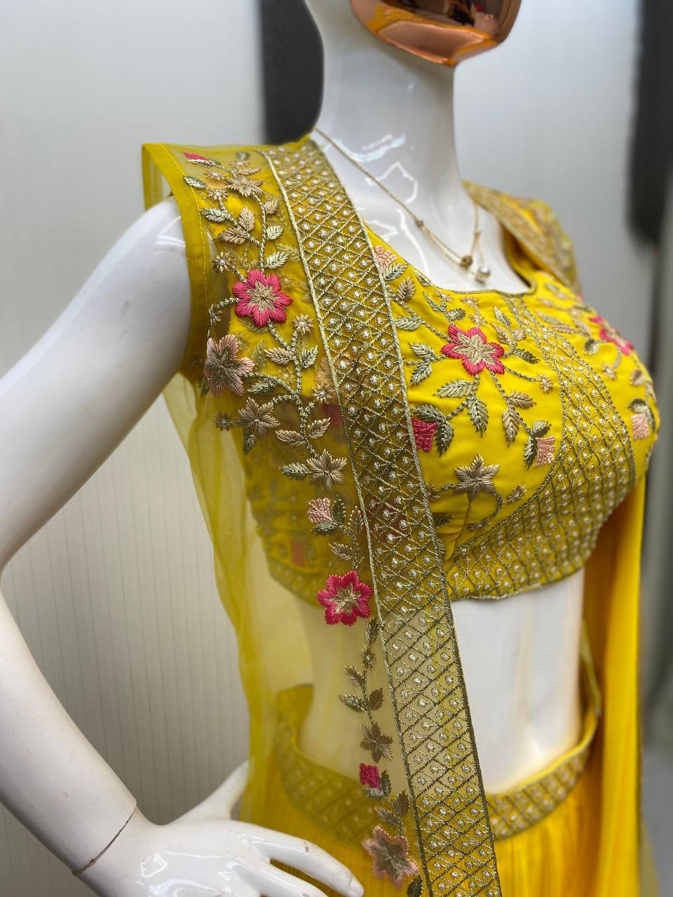 NEW THREE-PIECE WESTERN READY-TO-WEAR SAREE SET WITH ELEGANT KOTI