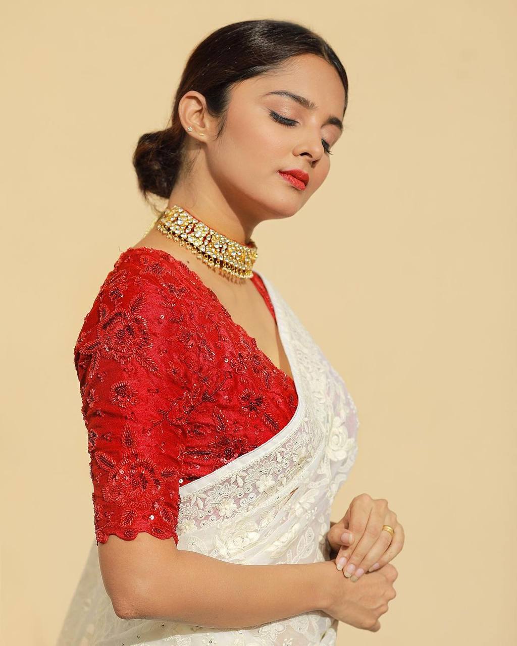 SUMMER HOT FANCY GEORGETTE SAREE WITH CHAINSTITCHED & STONE WORK