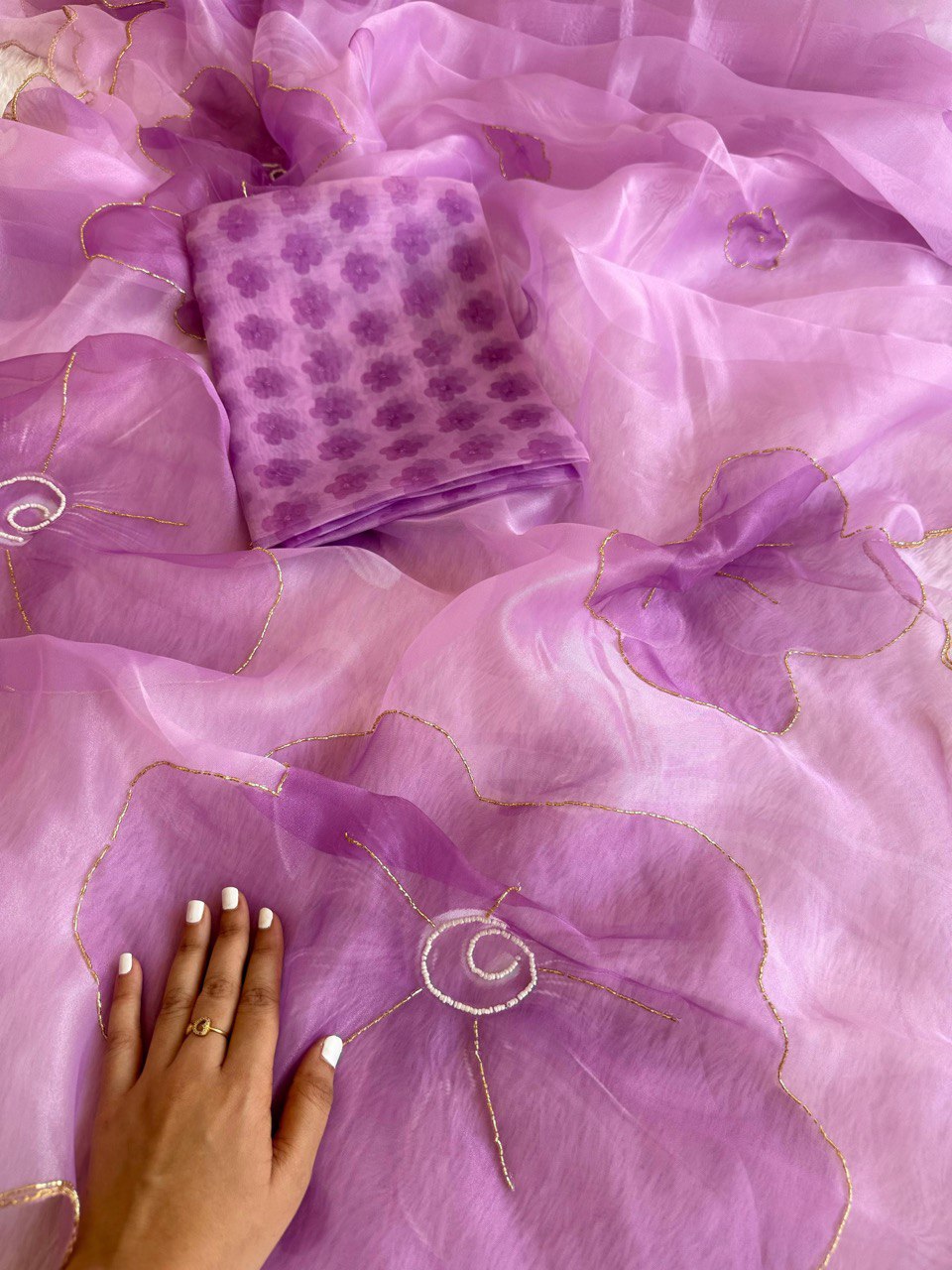 EXCLUSIVE DESIGNER ORGANZA SAREE – A FUSION OF GRACE & LUXURY