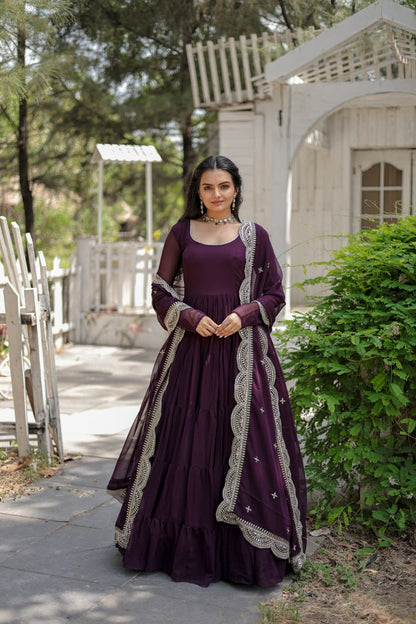 DESIRABLE WOMEN'S DESIGNER GOWN