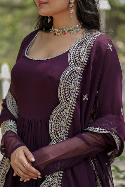 DESIRABLE WOMEN'S DESIGNER GOWN