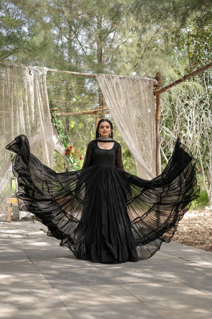 DESIRABLE WOMEN'S DESIGNER GOWN