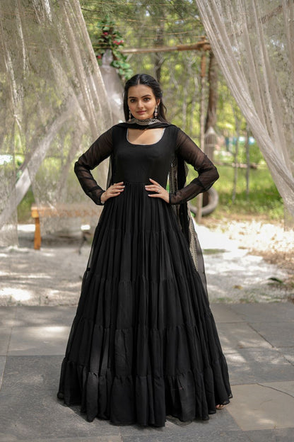 DESIRABLE WOMEN'S DESIGNER GOWN