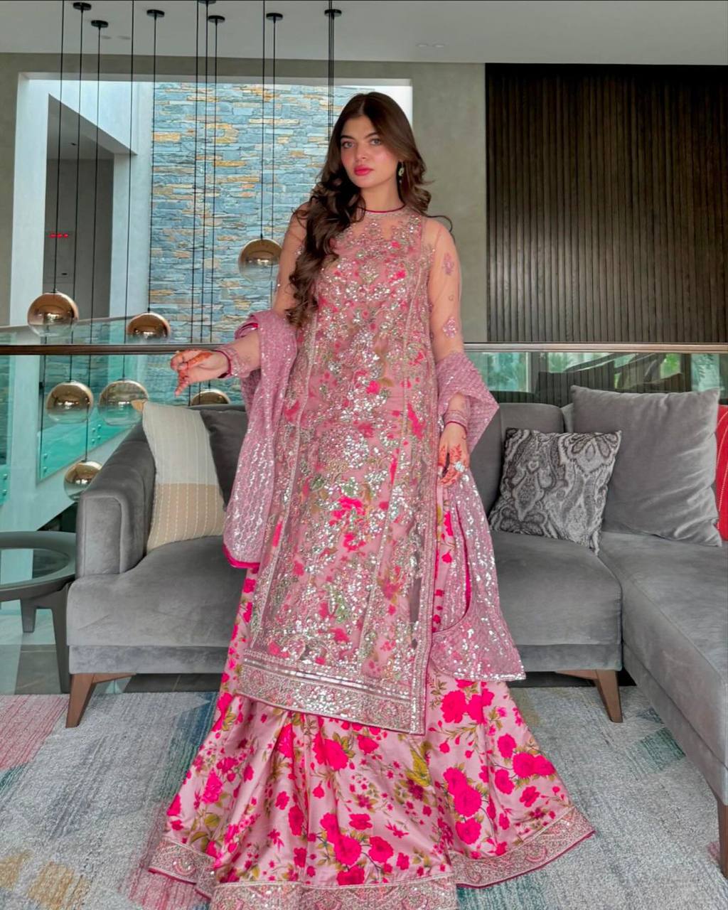 LUXURIOUS BUTTERFLY NET & AMERICAN SILK GOWN SET