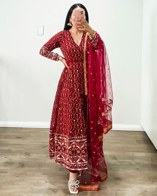 ELEGANT FOAX GEORGETTE TOP & MICRO PANT SET WITH SOFT NET DUPATTA