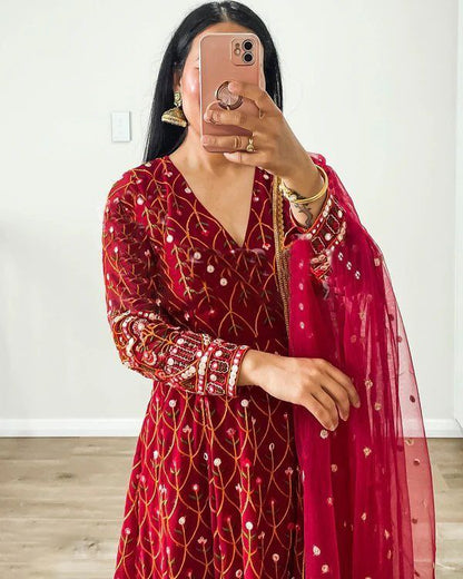 ELEGANT FOAX GEORGETTE TOP & MICRO PANT SET WITH SOFT NET DUPATTA