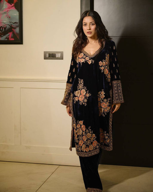 ROYAL DESIGNER SUIT IN HEAVY VISCOSE VELVET WITH THREAD & SEQUENCE WORK