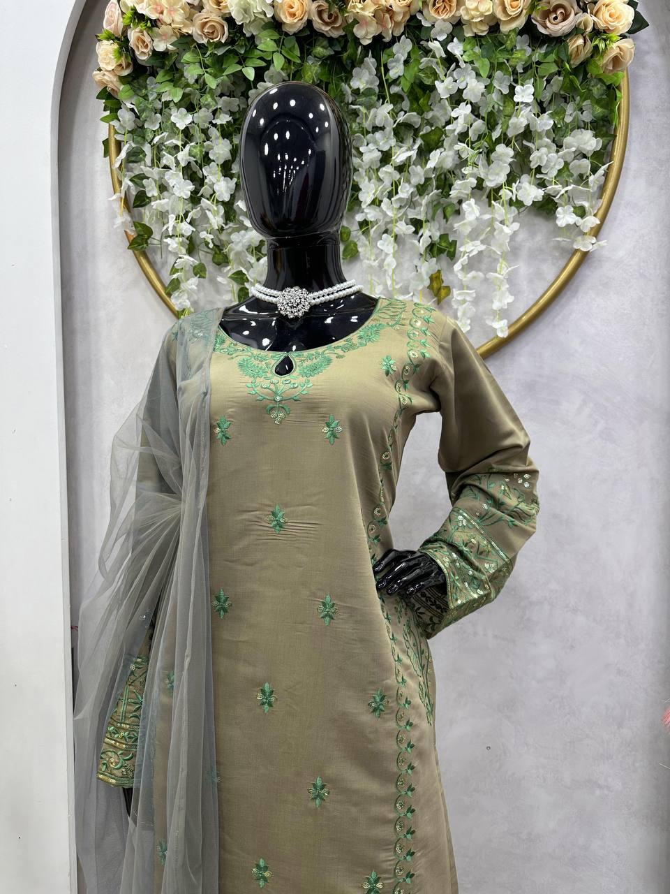 ELEGANT DESIGNER MUSLIN COTTON SUIT WITH THREAD & SEQUENCE WORK – PAIRED WITH ORGANZA SILK DUPATTA