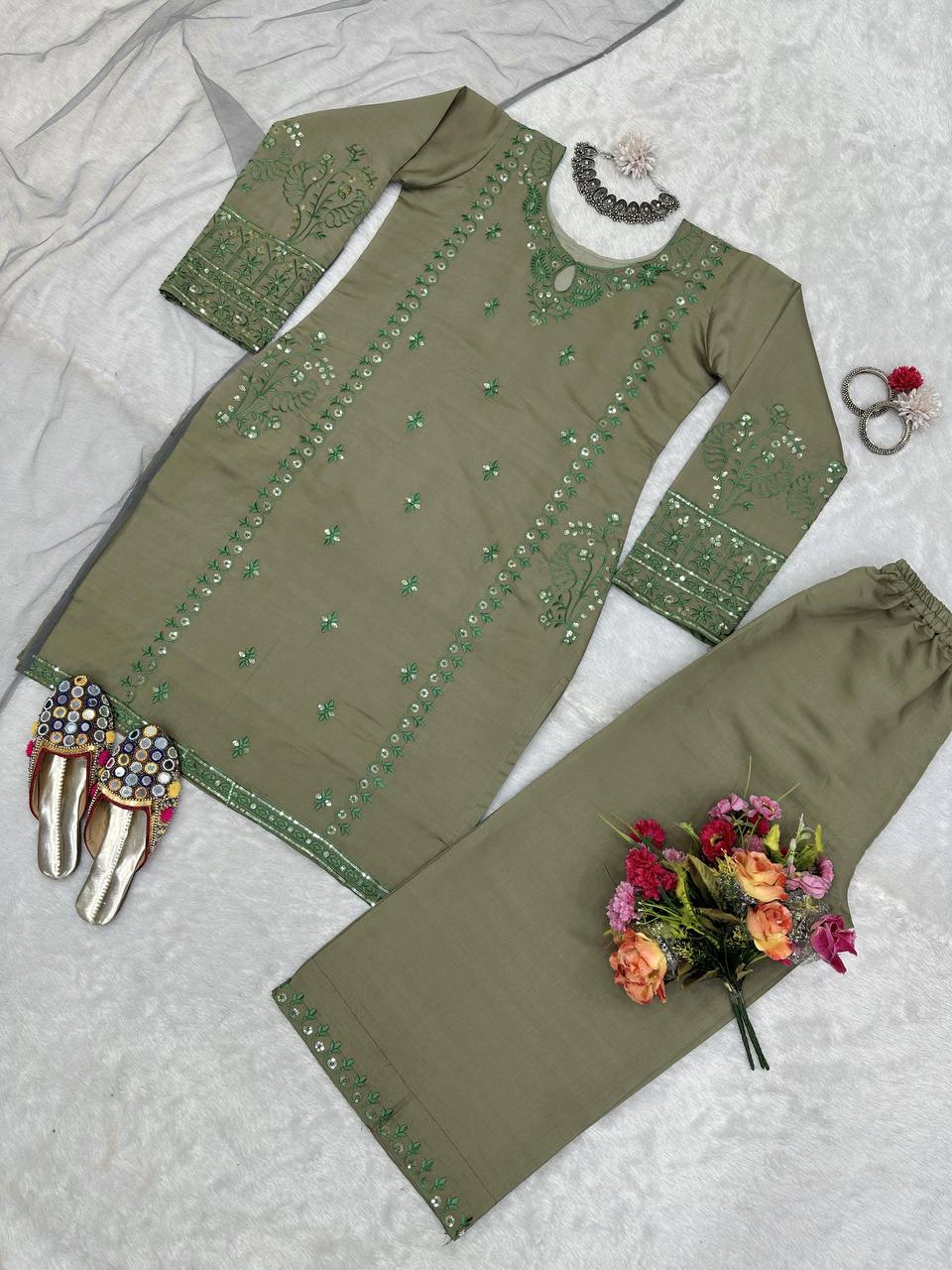 ELEGANT DESIGNER MUSLIN COTTON SUIT WITH THREAD & SEQUENCE WORK – PAIRED WITH ORGANZA SILK DUPATTA