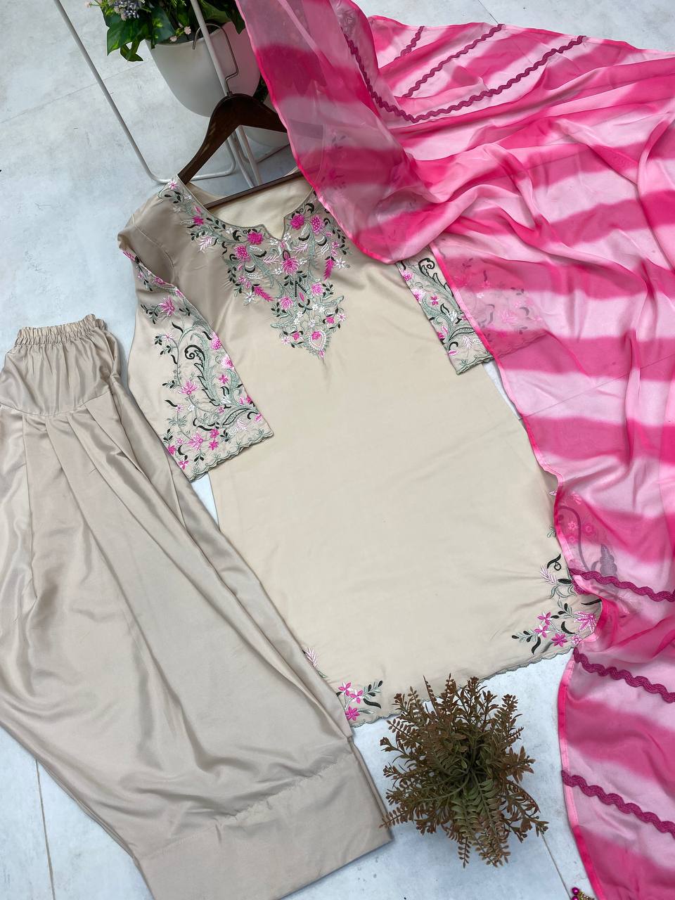 EXCLUSIVE DESIGNER FARSI SALWAR SUIT IN FRENCH CRAPE WITH EMBROIDERY & PRINTED ORGANZA DUPATTA