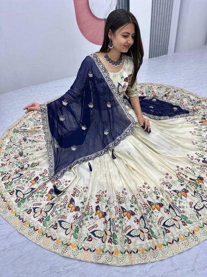 GRAND WEDDING WEAR LEHENGA CHOLI SET WITH CANCAN & EXQUISITE SEQUENCE WORK